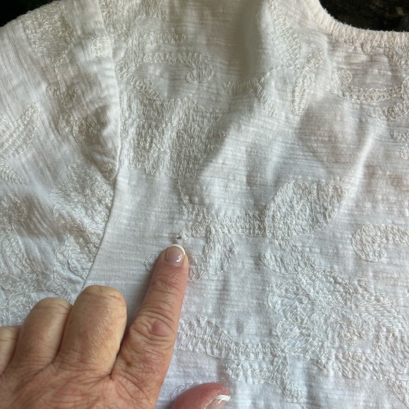 ADiva white embroidered short sleeve crewneck. Classic white T with a flare. XL - Picture 10 of 11